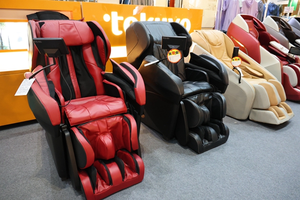 【雙北最大台灣廠拍】tokuyo按摩椅、夏普、名牌運動鞋、伊蕾服飾 14 【雙北最大台灣廠拍】tokuyo按摩椅、夏普、名牌運動鞋、伊蕾服飾