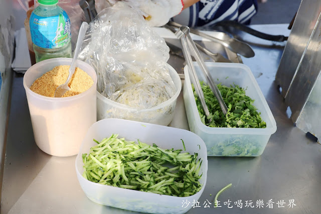 彭于晏吃過的日月潭美食『大石頭燒烤』夾心豆干.紅茶香菇.山豬香腸 7 彭于晏吃過的日月潭美食『大石頭燒烤』夾心豆干.紅茶香菇.山豬香腸