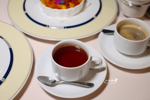 台北必吃牛排，營造郵輪船艙地中海藍白風格，好吃的頂級牛排