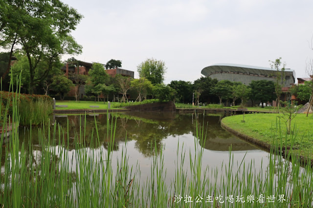 宜蘭景點/綠建築『宜蘭縣政府』婚紗拍攝/散步/運動 9 宜蘭景點/綠建築『宜蘭縣政府』婚紗拍攝/散步/運動