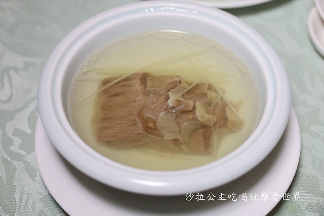 北部五星級飯店的台菜餐廳『台北福華飯店-蓬萊邨』台灣經典廟口桌宴.秋蟹 16 北部五星級飯店的台菜餐廳『台北福華飯店-蓬萊邨』台灣經典廟口桌宴.秋蟹