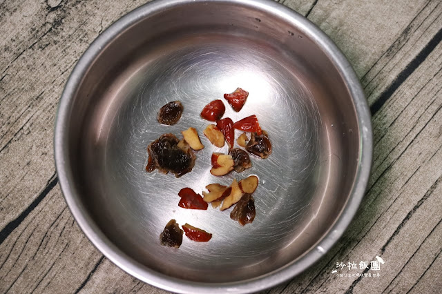 食譜『黑糖酒香桂圓甜米糕』古早味甜糯米飯 8 食譜『黑糖酒香桂圓甜米糕』古早味甜糯米飯