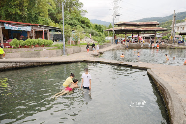 宜蘭當地人玩水景點『螃蟹冒泡』常年18度好冰涼 2 宜蘭當地人玩水景點『螃蟹冒泡』常年18度好冰涼