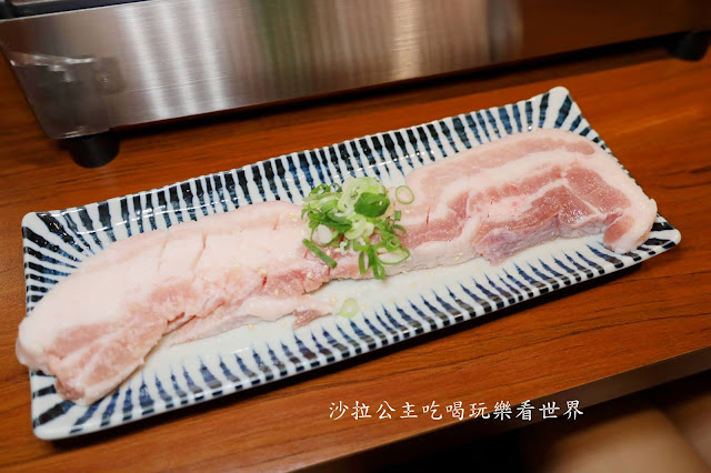 士林夜市美食新開幕『新山韓國烤肉』經典菱紋五花肉/菜單/平價韓式燒烤