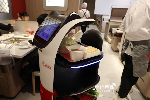 台北人氣火鍋『海底撈微風南山店』法式風格店型、獨立包廂、兒童遊戲室 33 台北人氣火鍋『海底撈微風南山店』法式風格店型、獨立包廂、兒童遊戲室