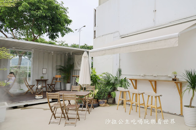 新竹高鐵站旁貨櫃咖啡廳『COCA COFFEE 渴口手沖咖啡』有插座.無低消還能拍網美照 11 新竹高鐵站旁貨櫃咖啡廳『COCA COFFEE 渴口手沖咖啡』有插座.無低消還能拍網美照