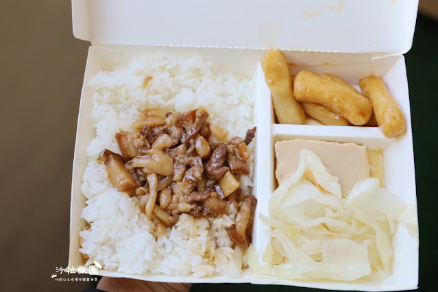 高CP值便當內用飲料、滷肉飯吃到飽『食來運轉』外帶免費加飯附700C.C飲料 16 高CP值便當內用飲料、滷肉飯吃到飽『食來運轉』外帶免費加飯附700C.C飲料