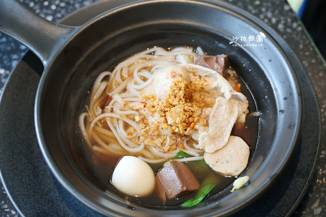 台北吃到飽『泰市場海鮮自助餐廳』天使紅蝦、甜蝦、干貝、極厚蝦餅、泰式奶茶通通吃到飽