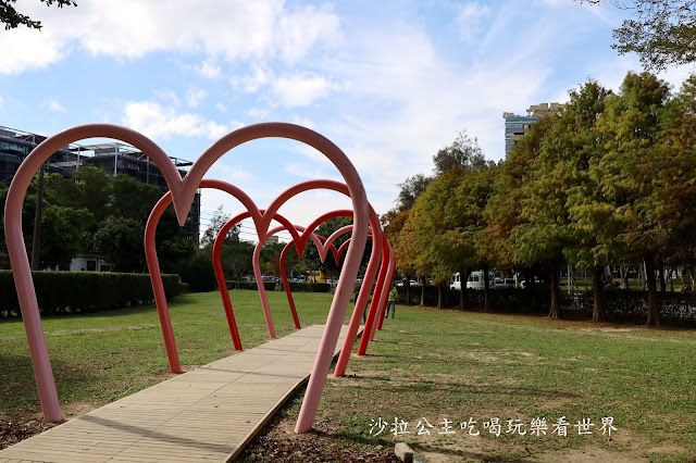 士林景點/台北人不用跑遠『士林官邸落羽松』.梅花.落羽松一起看