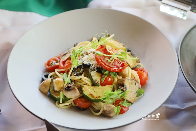 迎聖誕,慶跨年『義饗食堂』法烤春雞大餐第2客半價,包場尾牙春酒每人980元起滿額再送住宿券 25 迎聖誕,慶跨年『義饗食堂』法烤春雞大餐第2客半價,包場尾牙春酒每人980元起滿額再送住宿券