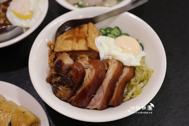 平日下午也要排隊『西門麵店』24小時營業，銷魂豬腳飯