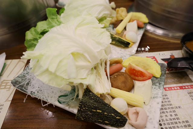 『旺角石頭火鍋店』三重人氣排隊火鍋,爆香過的肉煮火鍋特別香 14 『旺角石頭火鍋店』三重人氣排隊火鍋,爆香過的肉煮火鍋特別香