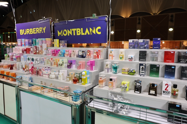 【雙北最大台灣廠拍】tokuyo按摩椅、夏普、名牌運動鞋、伊蕾服飾 97 【雙北最大台灣廠拍】tokuyo按摩椅、夏普、名牌運動鞋、伊蕾服飾