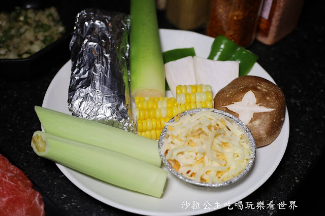 中和吃到飽燒烤『燒惑日式炭火燒肉店(中和店)』壽星6折.+1元生蠔吃到飽.捷運景安站