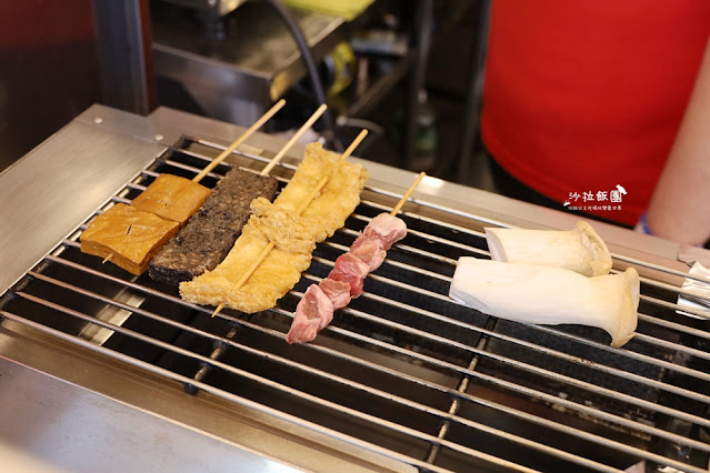 士林夜市美食『吉彖食堂』涼麵、蒜味肉羹、燒烤的絕妙組合 17 士林夜市美食『吉彖食堂』涼麵、蒜味肉羹、燒烤的絕妙組合