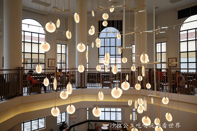 台中景點『麗寶Outlet Mall』打造"小義大利"/全台首間"歐式鐘樓"星巴克鐘樓門市/木育森林 27 台中景點『麗寶Outlet Mall』打造"小義大利"/全台首間"歐式鐘樓"星巴克鐘樓門市/木育森林