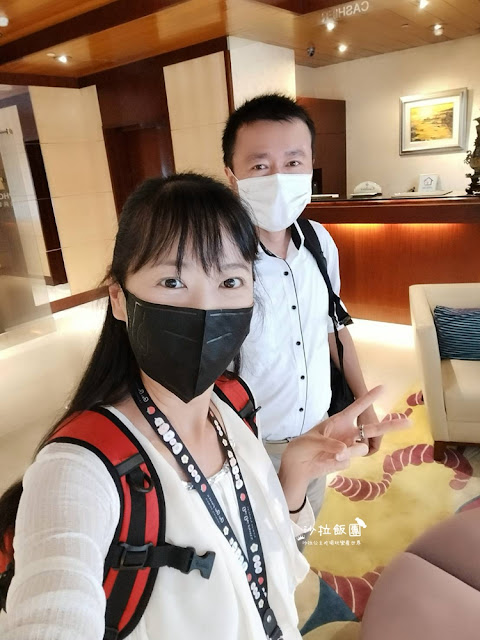 台北必吃牛排，營造郵輪船艙地中海藍白風格，好吃的頂級牛排