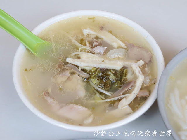 淡水美食/食尚玩家推薦『美姨古早味米粉湯』大腸煎/香腸/淡水老街/淡水小吃/捷運淡水站