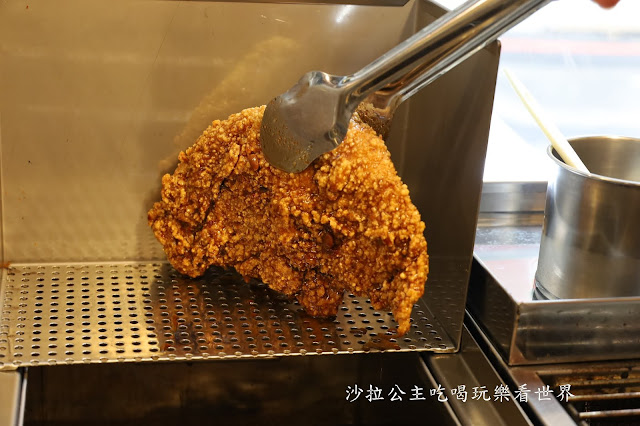 中山區雞排/中山美食『維縈家鄉碳烤雞排(民生東路店)』士林夜市美食插旗中山區/捷運雙連站 10 中山區雞排/中山美食『維縈家鄉碳烤雞排(民生東路店)』士林夜市美食插旗中山區/捷運雙連站