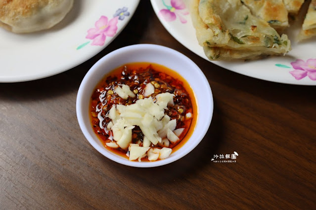 南投中興新村美食『梅園餡餅粥』用餐時間一位難求,40年老店 9 南投中興新村美食『梅園餡餅粥』用餐時間一位難求,40年老店