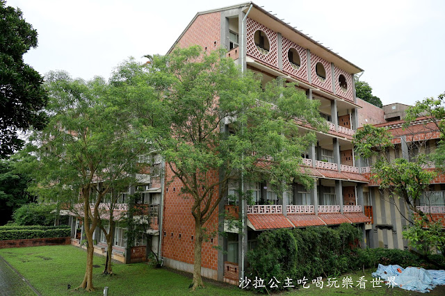 宜蘭景點/綠建築『宜蘭縣政府』婚紗拍攝/散步/運動 2 宜蘭景點/綠建築『宜蘭縣政府』婚紗拍攝/散步/運動