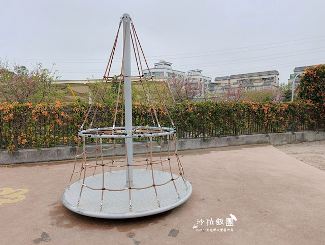 鶯歌景點『鶯歌永吉公園』炮仗花、3D步道、迴旋溜滑梯特色公園