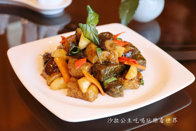 宅配年菜推薦『台北萬豪酒店』飯店評比屢獲冠軍"頂級花膠鮑魚佛跳牆""私房鮑魚烏骨雞湯"台北美食 21 宅配年菜推薦『台北萬豪酒店』飯店評比屢獲冠軍"頂級花膠鮑魚佛跳牆""私房鮑魚烏骨雞湯"台北美食