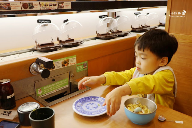 有沒有人跟我們一樣為了扭蛋來吃藏壽司『藏壽司(宜蘭新月店)』蠟筆小新扭蛋