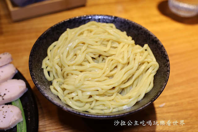 排隊像掉到水裡都要排加麵不加價『隱家拉麵』士林美食推薦、捷運士林站 27 排隊像掉到水裡都要排加麵不加價『隱家拉麵』士林美食推薦、捷運士林站