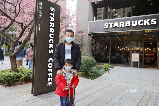 林口最美星巴克,櫻花爆開,人潮滿滿 10 林口最美星巴克,櫻花爆開,人潮滿滿