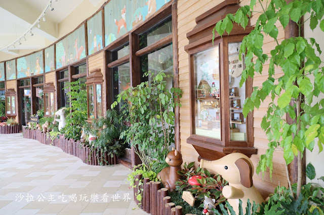 台中景點『麗寶Outlet Mall』打造"小義大利"/全台首間"歐式鐘樓"星巴克鐘樓門市/木育森林 46 台中景點『麗寶Outlet Mall』打造"小義大利"/全台首間"歐式鐘樓"星巴克鐘樓門市/木育森林