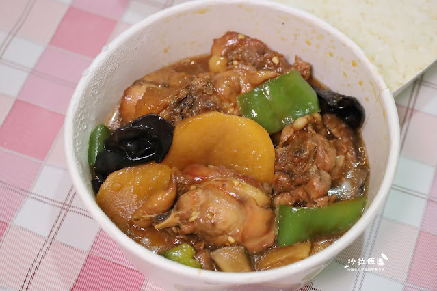 士林夜市外帶美食『極黃燜雞米飯劍潭外帶店』捷運劍潭站