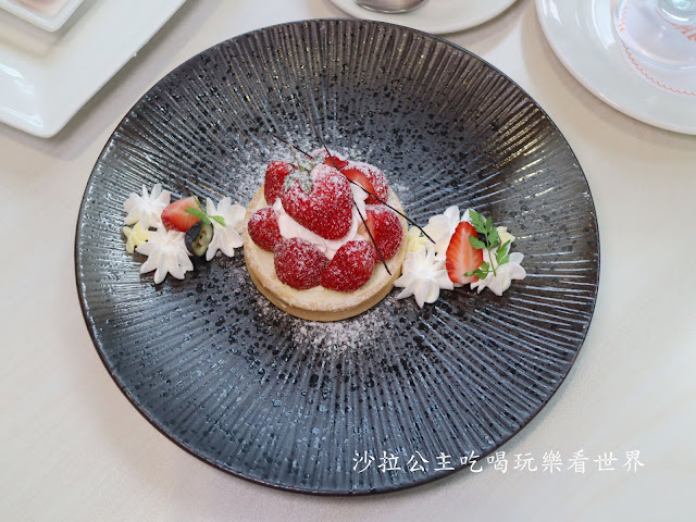 台北美食/下午茶『Royal Host樂雅樂家庭餐廳』女孩兒最愛的草莓季/捷運南港展覽館站 18 台北美食/下午茶『Royal Host樂雅樂家庭餐廳』女孩兒最愛的草莓季/捷運南港展覽館站