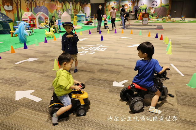 台北住宿推薦『台北萬豪酒店』房間內就可以看到美麗華/捷運劍南路站 28 台北住宿推薦『台北萬豪酒店』房間內就可以看到美麗華/捷運劍南路站