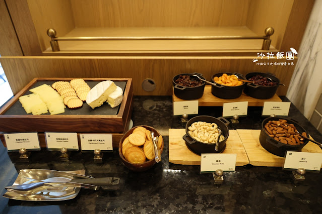 台北最美buffet推出平日四人同行一人免費,海味狂饗夏日海鮮季開跑了 40 台北最美buffet推出平日四人同行一人免費,海味狂饗夏日海鮮季開跑了