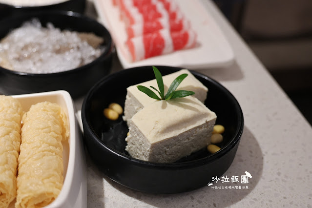 台北人氣火鍋『海底撈微風南山店』法式風格店型、獨立包廂、兒童遊戲室 35 台北人氣火鍋『海底撈微風南山店』法式風格店型、獨立包廂、兒童遊戲室