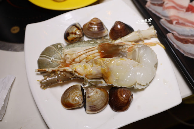 一中街生意超好排隊火鍋『花漾轉轉鍋』平日中午199元吃到飽