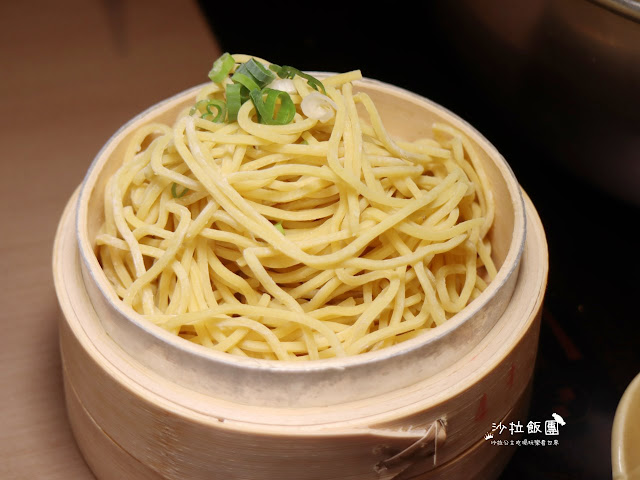 三重麻辣鍋『麻妃頂級麻辣鴛鴦鍋』正宗酸白菜/提供外帶服務 16 三重麻辣鍋『麻妃頂級麻辣鴛鴦鍋』正宗酸白菜/提供外帶服務