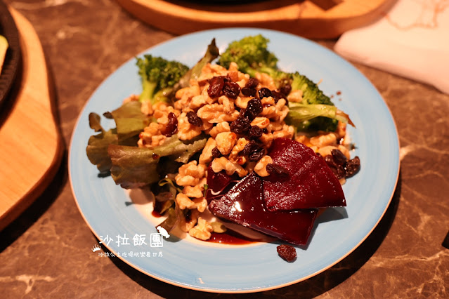 高雄美食『橫濱牛排高雄SKM Park店』平日爽吃六小時