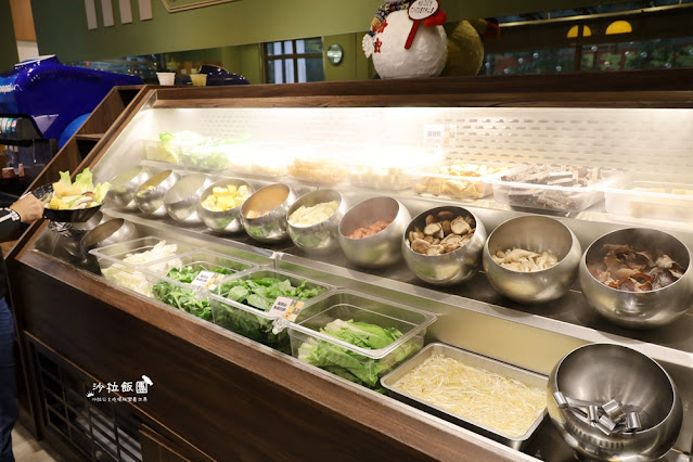 士林劍潭火鍋『川邸鍋物專門』蔬菜自助吧吃到飽 17 士林劍潭火鍋『川邸鍋物專門』蔬菜自助吧吃到飽