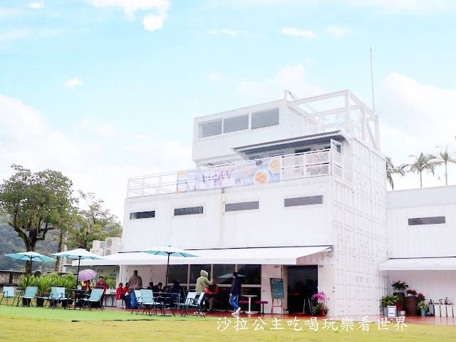 宜蘭貨櫃屋咖啡『HoWine&Cafe』宜蘭礁溪龍潭湖旁/76個貨櫃屋媲美花蓮星巴克 3 宜蘭貨櫃屋咖啡『HoWine&Cafe』宜蘭礁溪龍潭湖旁/76個貨櫃屋媲美花蓮星巴克