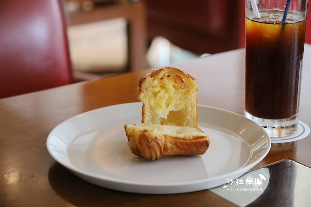 台北輕食.下午茶『歐華酒店-歐麗蛋糕坊』巨無霸紅麴雞腿堡/芒果季限定蛋糕.甜點 9 台北輕食.下午茶『歐華酒店-歐麗蛋糕坊』巨無霸紅麴雞腿堡/芒果季限定蛋糕.甜點
