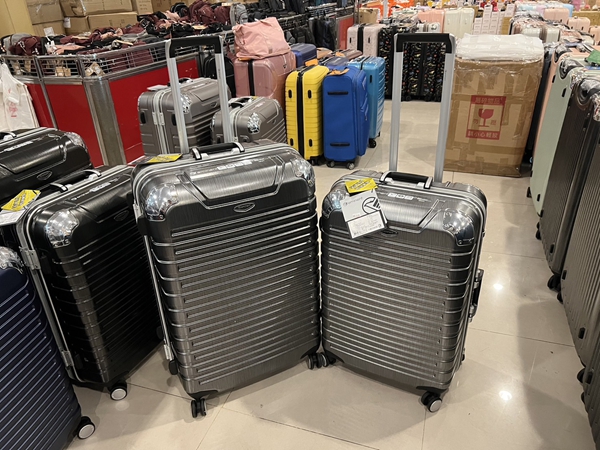 彰化福興行李箱特賣會,工廠直營廠拍特價出清 33 彰化福興行李箱特賣會,工廠直營廠拍特價出清