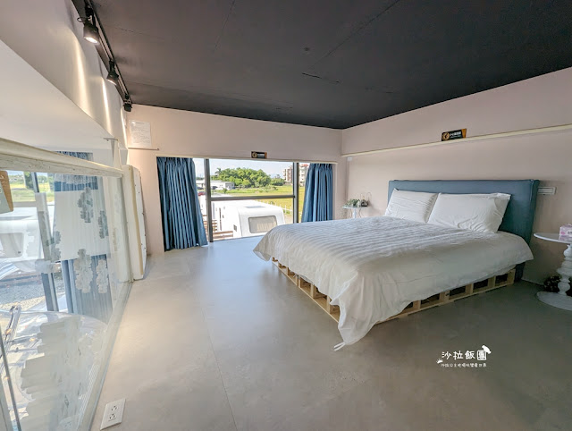 宜蘭恐龍民宿『哥德白色城堡』房間就有大恐龍迎接、露營車 23 宜蘭恐龍民宿『哥德白色城堡』房間就有大恐龍迎接、露營車