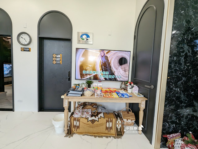 宜蘭恐龍民宿『哥德白色城堡』房間就有大恐龍迎接、露營車 7 宜蘭恐龍民宿『哥德白色城堡』房間就有大恐龍迎接、露營車