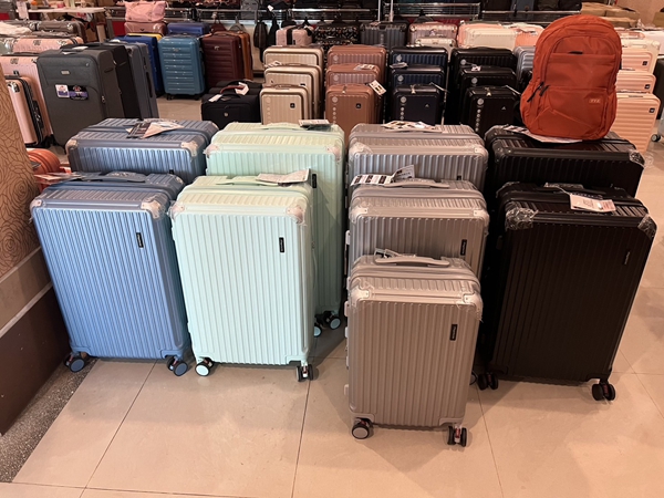 彰化福興行李箱特賣會,工廠直營廠拍特價出清 28 彰化福興行李箱特賣會,工廠直營廠拍特價出清