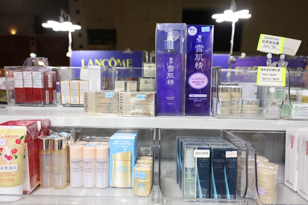 【雙北最大台灣廠拍】tokuyo按摩椅、夏普、名牌運動鞋、伊蕾服飾 88 【雙北最大台灣廠拍】tokuyo按摩椅、夏普、名牌運動鞋、伊蕾服飾