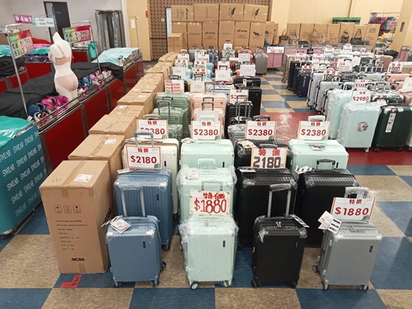 台南仁德行李箱特賣會，最低990元起，工廠直營廠拍，只有10天