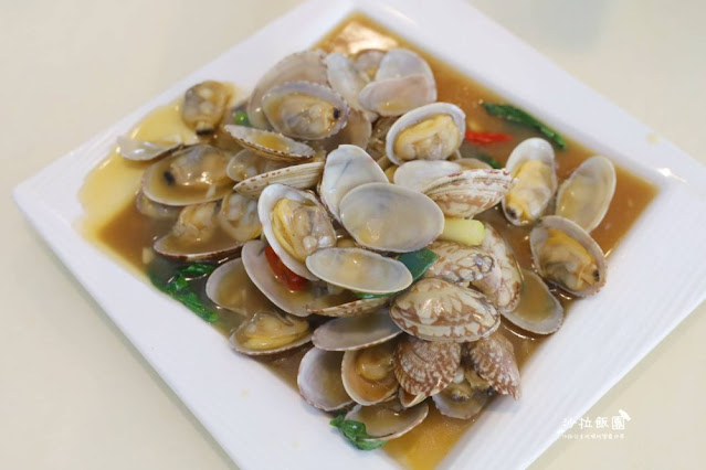 龜吼漁港美食『阿嬌海鮮館』浮誇系小卷米粉、金字塔炒飯必點、菜單 24 龜吼漁港美食『阿嬌海鮮館』浮誇系小卷米粉、金字塔炒飯必點、菜單