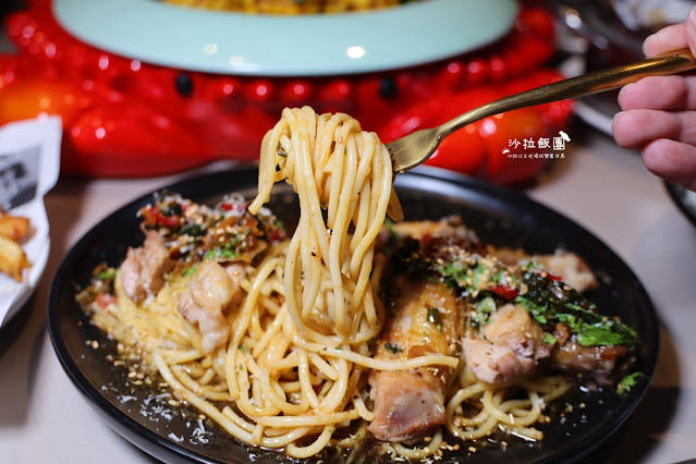 逢甲浮誇系美食必點101海鮮塔『8德司創意餐館逢甲店』宵夜也可以吃到 55 逢甲浮誇系美食必點101海鮮塔『8德司創意餐館逢甲店』宵夜也可以吃到